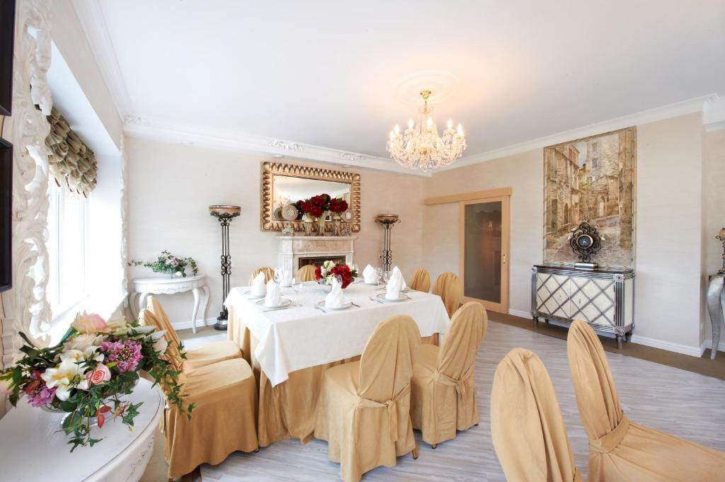 Baden-Baden Hotel คาร์คิฟ ภายนอก รูปภาพ