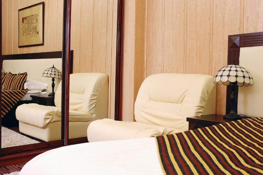 Baden-Baden Hotel คาร์คิฟ ภายนอก รูปภาพ